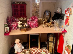 lot 273 image: Wonderful Dollhouse Diorama w Asian Decorating Flair