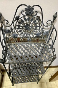 lot 316 image: Petite Decorative Metal Rack