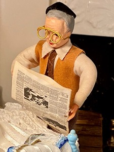 lot 299 image: Waiting Until Sundown Dollhouse Diorama