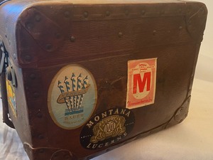 lot 322 image: Vintage Luggage w Travel Stickers
