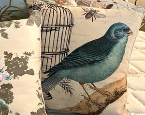 lot 331 image: Decorative Bird Themed Throw Pillows