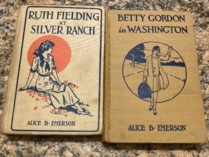lot 343 image: Vintage Books