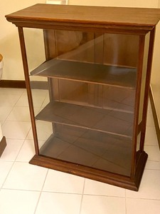 lot 345A image: Petite Counter Top Display Cabinet