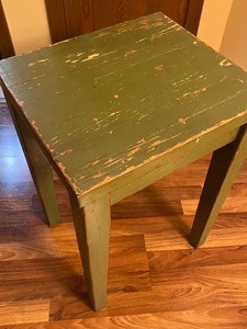lot 428 image: Primitive Looking Accent Table