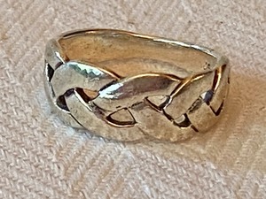 lot 443 image: Sterling Silver Ring