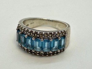 lot 444 image: Topaz and Sterling Ring