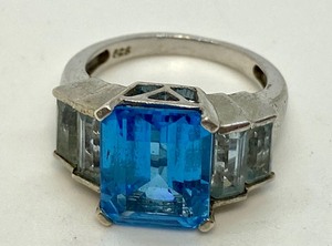 lot 445 image: Large Topaz Gemstone and Sterling Ring