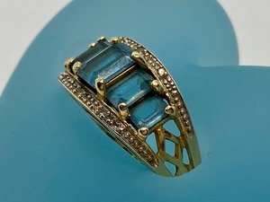 lot 446 image: 14K & Topaz Ring