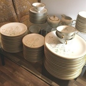 lot 213 image: Vintage Bavaria China Edelstein