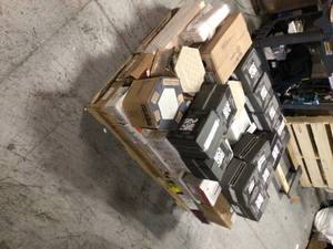 lot 11 image: Lot of mixed and assorted ceramic  Tile Flooring Various Models Sizes and Conditions Customer Returns See Pictures