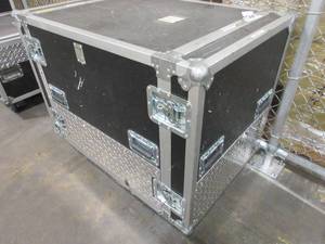 lot 6 image: Large Ultra Star Case from Star Case MFG with Wheels 40 x 26 x 33