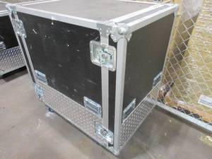 lot 8 image: Large Ultra Star Case from Star Case MFG with Wheels 40 x 26 x 40