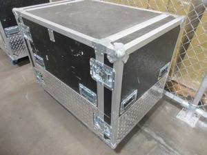 lot 9 image: Large Ultra Star Case from Star Case MFG with Wheels 40 x 26 x 33