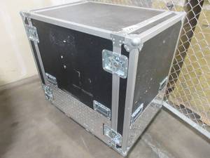 lot 10 image: Large Ultra Star Case from Star Case MFG with Wheels 40 x 26 x 40