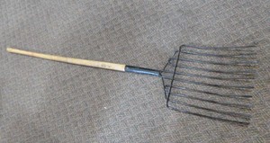 lot 170 image: Yo-Ho Hay Fork