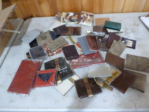 lot 193 image: Lot of Billfolds