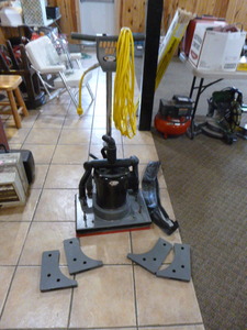 lot 222 image: 2014 Square Cat Triple S Commercial Oscillating Floor Machine