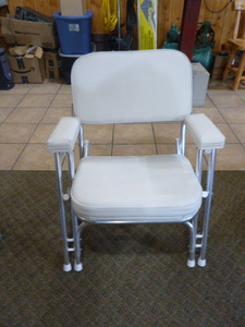 lot 225 image: Nice OutdoorBoat Captains Chair