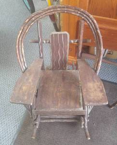 lot 122 image: Unique Wood Branch Dcor.