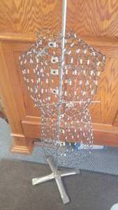 lot 124 image: Vintage Dress Makers Mannequin.
