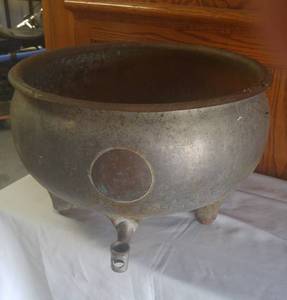 lot 126 image: Vintage DeLaval Cream Separator.