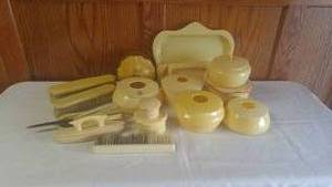 lot 128 image: Vintage Celluloid Dressing Table Items.