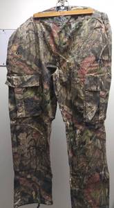 lot 119 image: NEW Mossy Oak Camouflage Cargo Pant.