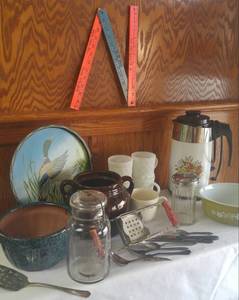 lot 174 image: Vintage Corning Electric Coffee Percolator and more.