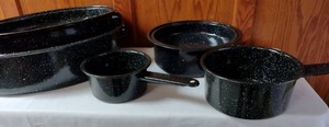 lot 193 image: Speckled Enamelware Set.