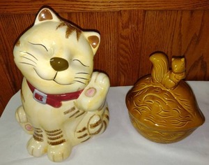 lot 194 image: Cat Cookie Jar and Classic Covered Nut Dish.