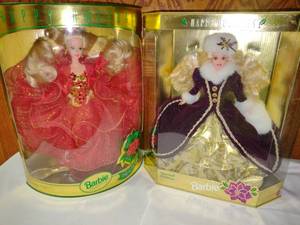lot 224 image: Barbie Happy Holiday Special Edition. (2)