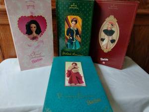 lot 232 image: Hallmark Barbies (4)