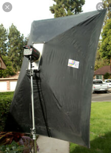 lot 182 image: Larson 4 x 6 Softbox.