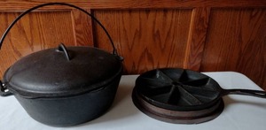 lot 258 image: 10 in. Cast Covered Dutch Oven and Corn Bread Skillet