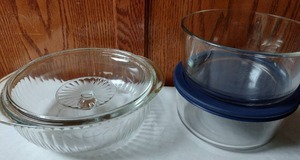 lot 282 image: More Pyrex Covered Casserole and Bowls.