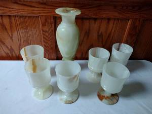 lot 283 image: Marble Challis Stemmed Wine Goblets and Vase.