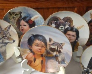 lot 250 image: Pride of American Indian Collector Plate Set (8)