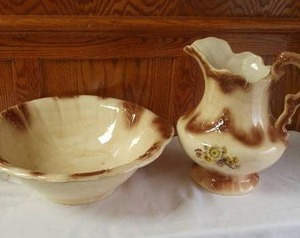 lot 800 image: Glazed Ceramic Pitcher and Basin.