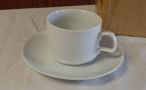 lot 136 image: N.O.S. Northwest Airlines Cup and Saucer  Plate. (48 sets)