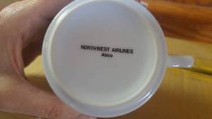 lot 802 image: N.O.S. Northwest Airlines Cups (48 ct.)