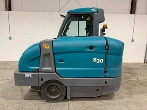lot 1 image: Tennant S30 Gas Powered Rider Sweeper with Cab