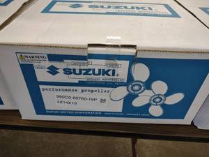 lot 14 image: Suzuki Aluminum Propeller, 3x14x19,...
