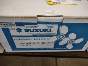 lot 18 image: Suzuki Aluminum Propeller, 3x14x19,...