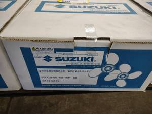 lot 28 image: Suzuki Aluminum Propeller, 3x13.25x...