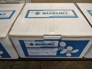 lot 29 image: Suzuki Aluminum Propeller, 3x13.25x...
