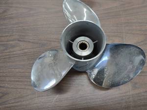 lot 76 image: Honda Stainless Steel Propeller, 3x...