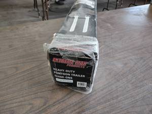 lot 143 image: Extreme Max Heavy Duty Pontoon Trai...