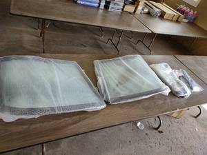 lot 173 image: Taylor Made Boat Windshield & Side ...