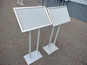 lot 263 image: (2) Display Stands, 23x15...