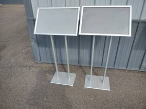 lot 265 image: (2) Display Stands, 23x15...